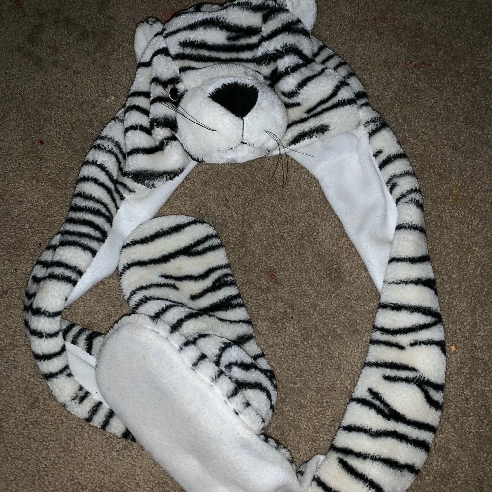 White tiger fluffy hat